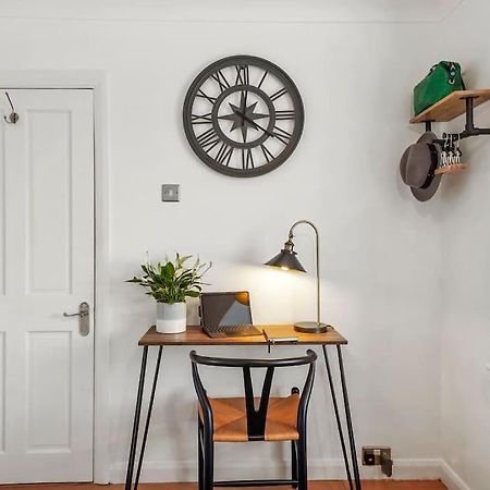 Stylish Maisonette Near The Heath With Free Parking & Wi-Fi Мейдстън Екстериор снимка