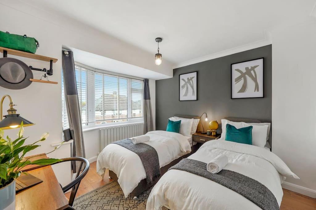 Stylish Maisonette Near The Heath With Free Parking & Wi-Fi Мейдстън Екстериор снимка