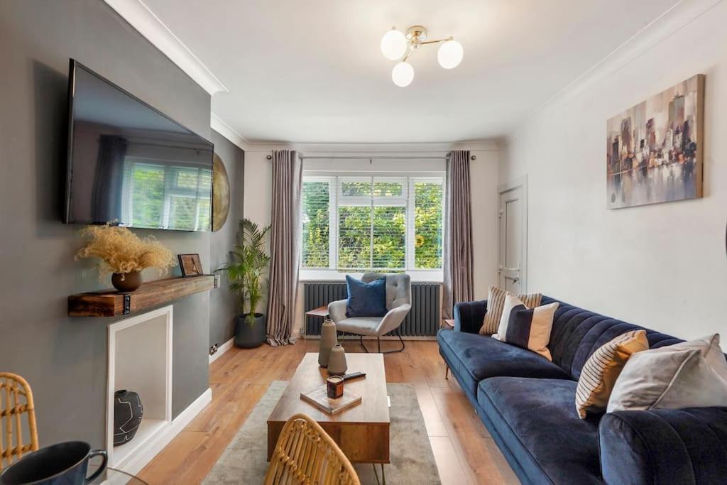 Stylish Maisonette Near The Heath With Free Parking & Wi-Fi Мейдстън Екстериор снимка