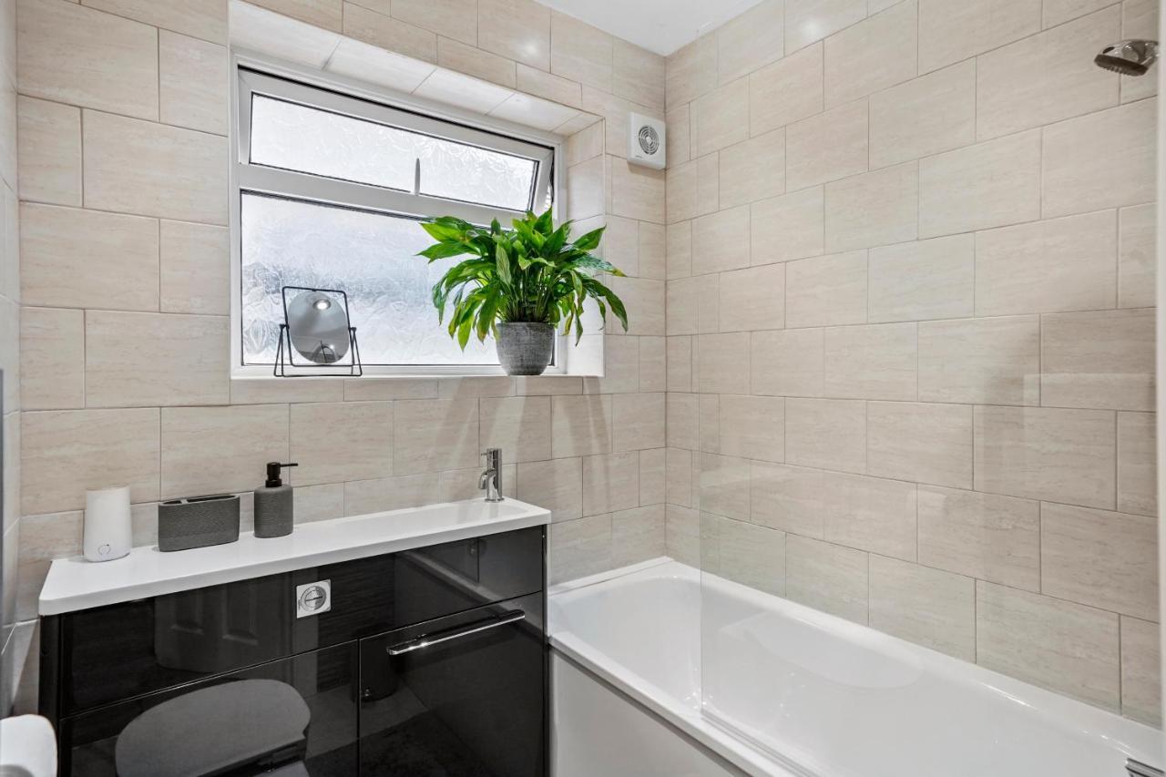 Stylish Maisonette Near The Heath With Free Parking & Wi-Fi Мейдстън Екстериор снимка